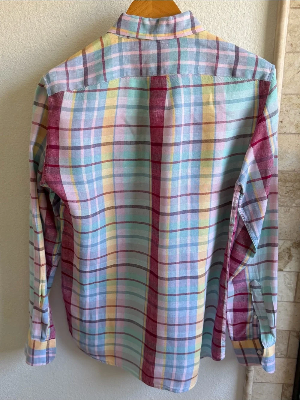J Crew Men’s slim Irish linen button up - size small